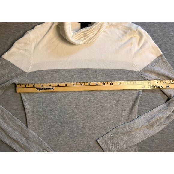 Ann Taylor Womens Sweater Size Small White and Gray Turtleneck long sleeve EUC - Picture 5 of 8